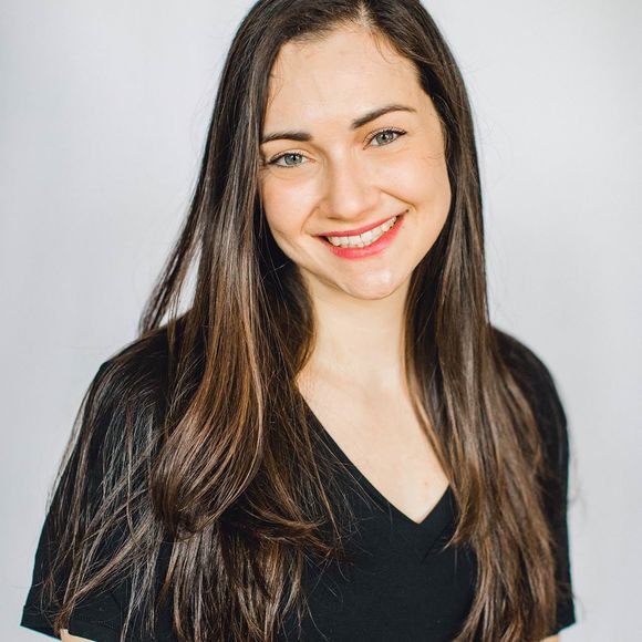 Meet your Posher, Adina - Picture 1 of 1